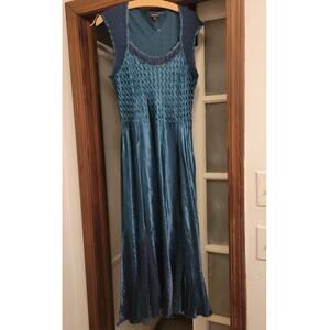 Komarov y2k crinkle blue slight cap sleeve midi small dress.